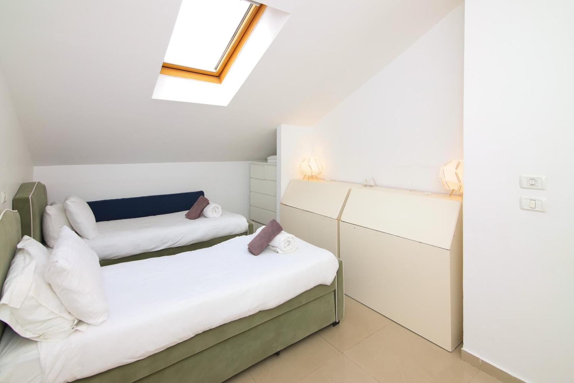 Saidoff, Amazing 4 Bedroom 3 Bath In City Center, Pool, Parking!!! Jerusalem Eksteriør bilde