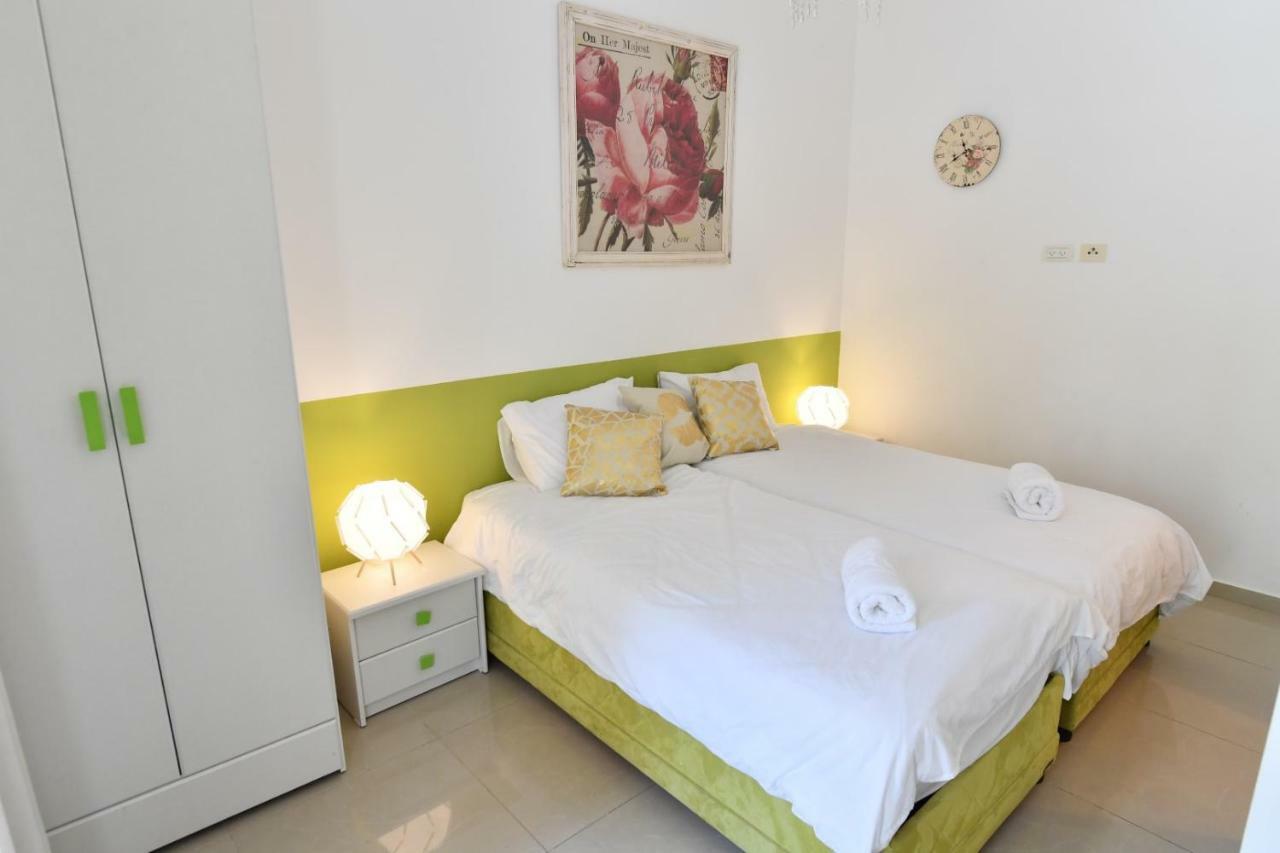 Saidoff, Amazing 4 Bedroom 3 Bath In City Center, Pool, Parking!!! Jerusalem Eksteriør bilde