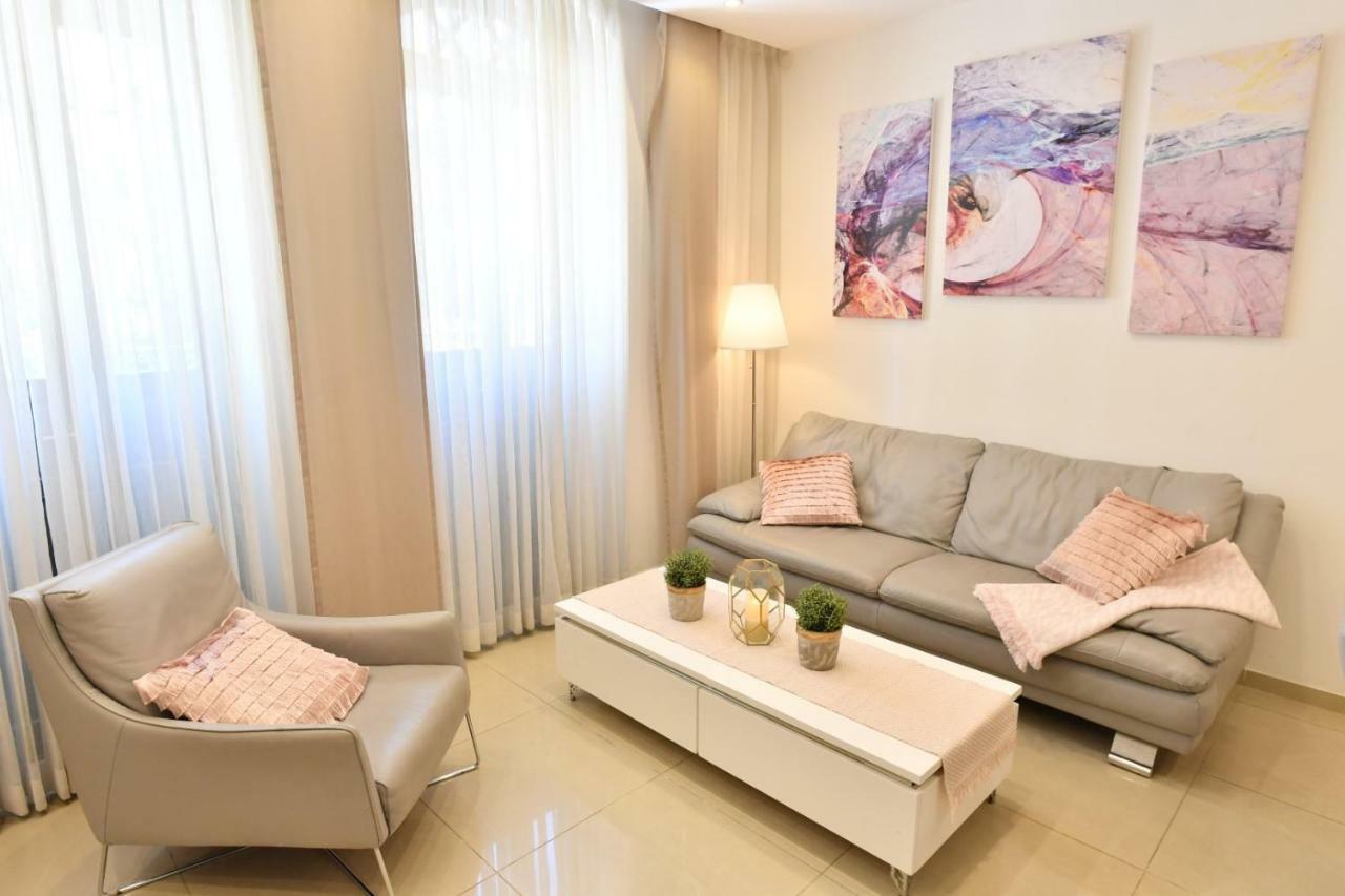 Saidoff, Amazing 4 Bedroom 3 Bath In City Center, Pool, Parking!!! Jerusalem Eksteriør bilde