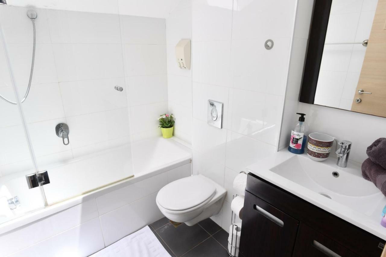 Saidoff, Amazing 4 Bedroom 3 Bath In City Center, Pool, Parking!!! Jerusalem Eksteriør bilde