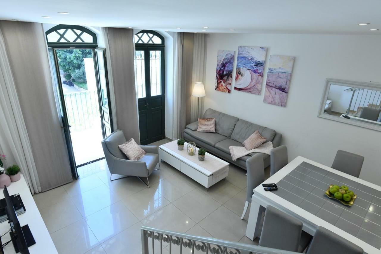 Saidoff, Amazing 4 Bedroom 3 Bath In City Center, Pool, Parking!!! Jerusalem Eksteriør bilde