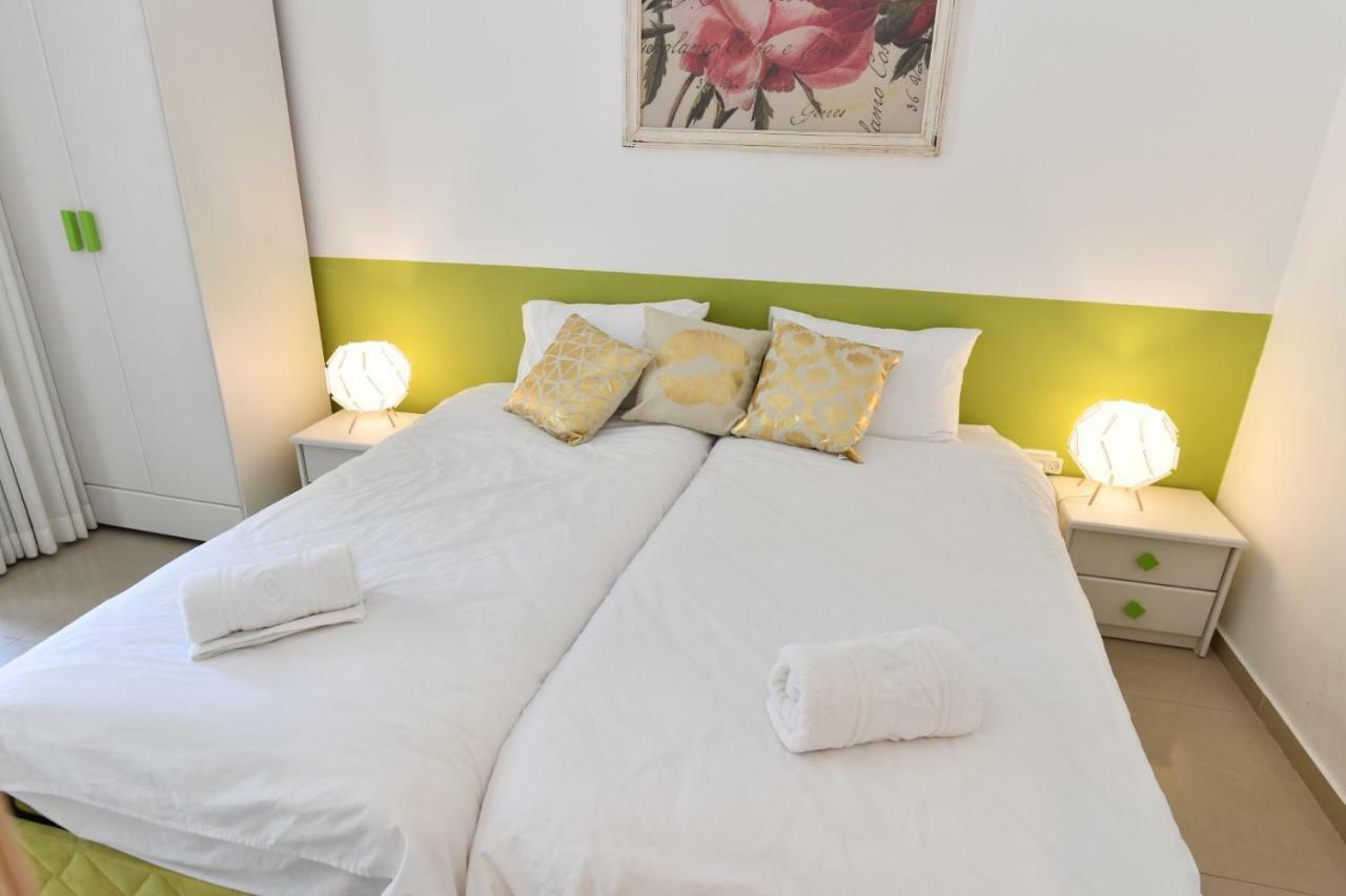 Saidoff, Amazing 4 Bedroom 3 Bath In City Center, Pool, Parking!!! Jerusalem Eksteriør bilde