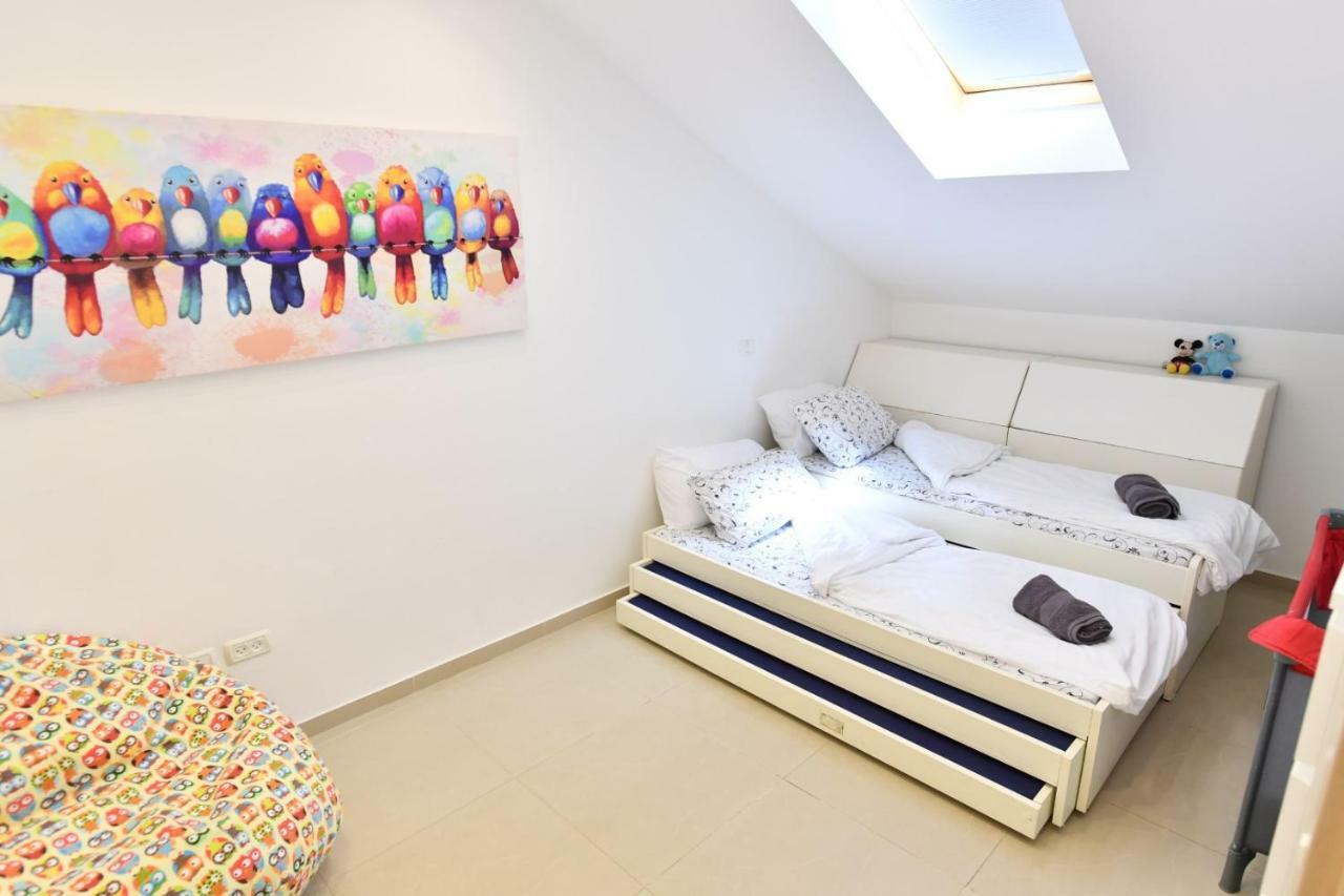 Saidoff, Amazing 4 Bedroom 3 Bath In City Center, Pool, Parking!!! Jerusalem Eksteriør bilde