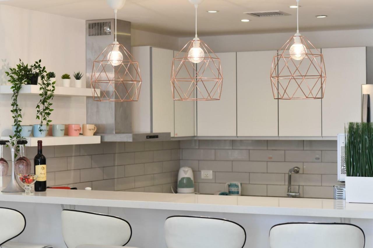 Saidoff, Amazing 4 Bedroom 3 Bath In City Center, Pool, Parking!!! Jerusalem Eksteriør bilde